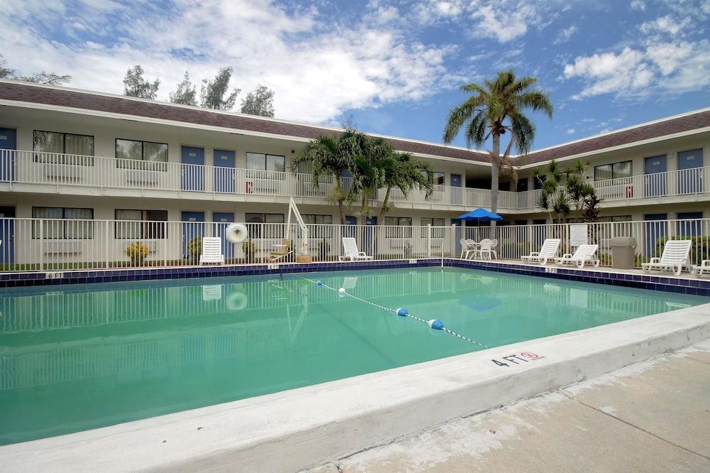 Motel 6 Dania Beach Exterior foto
